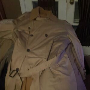 Classic Tan Trench Coat with Water-Resistant Fabric